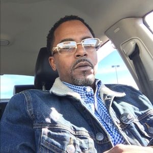 Meet your Posher, Charles